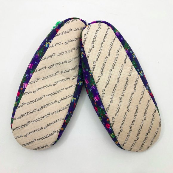 NWT Snoozies Men's Slippers Christmas Packages Design with Green Bow Large 11/12 - Picture 5 of 6